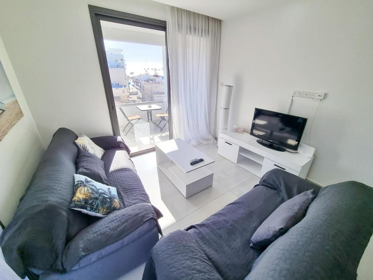 Sea La Vie Seaview Apartment Ларнака Екстер'єр фото