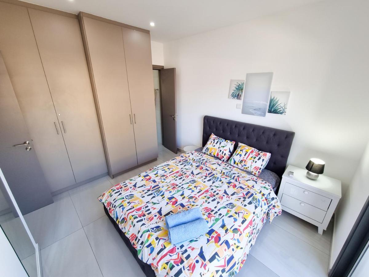 Sea La Vie Seaview Apartment Ларнака Екстер'єр фото
