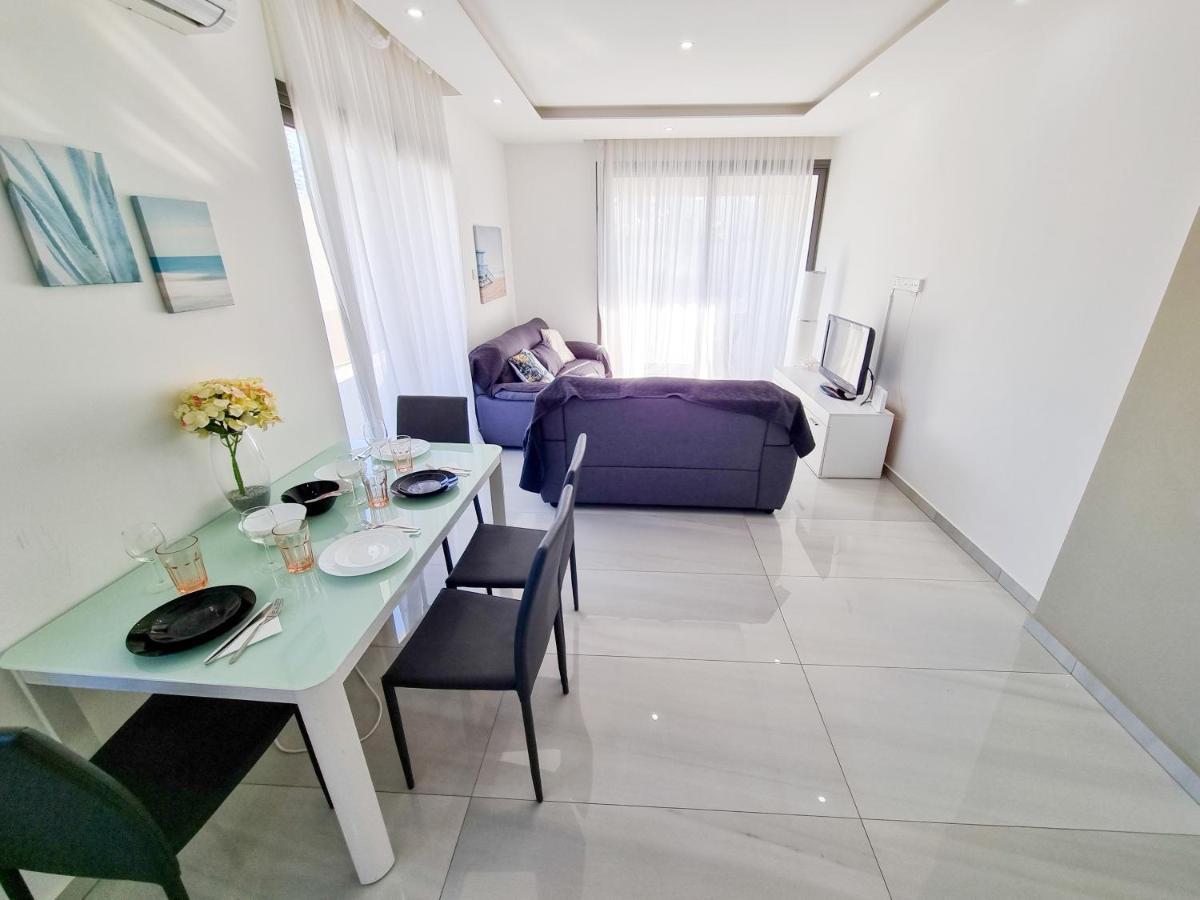 Sea La Vie Seaview Apartment Ларнака Екстер'єр фото