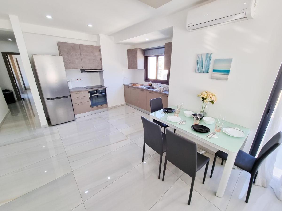 Sea La Vie Seaview Apartment Ларнака Екстер'єр фото